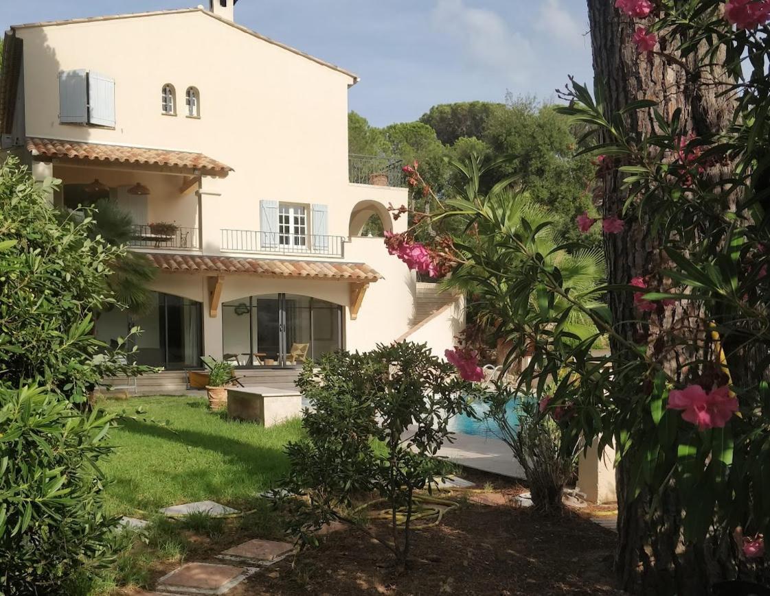 Hotel La Beluga Sainte-Maxime Exterior foto